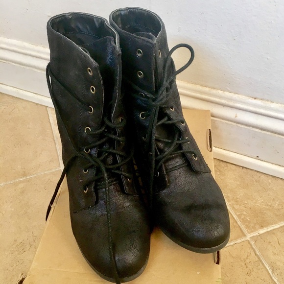 SOLD ❌ | Charlotte Russe | Black Ankle Boots - Picture 5 of 7